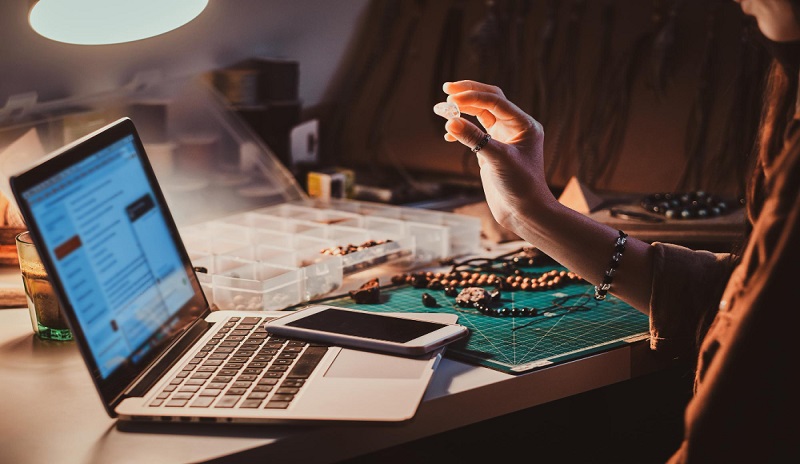 Yantra enables CaratLane’s jewelry retail business to achieve frictionless, data-driven operations with cloud